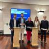 Rosa Bolea e Isaac Claver, junto a la vicerrectora del Campus de Huesca, marta Liesa, y a los directores de la Cátedra, Javier Martínez y Pedro Lucha